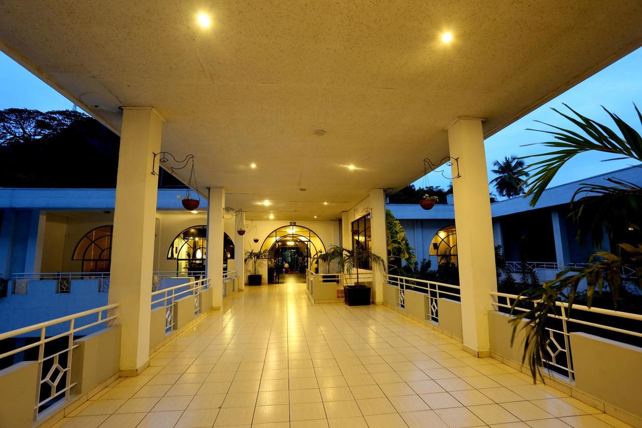 Kandyan Reach Hotel Kurunegala Exterior foto